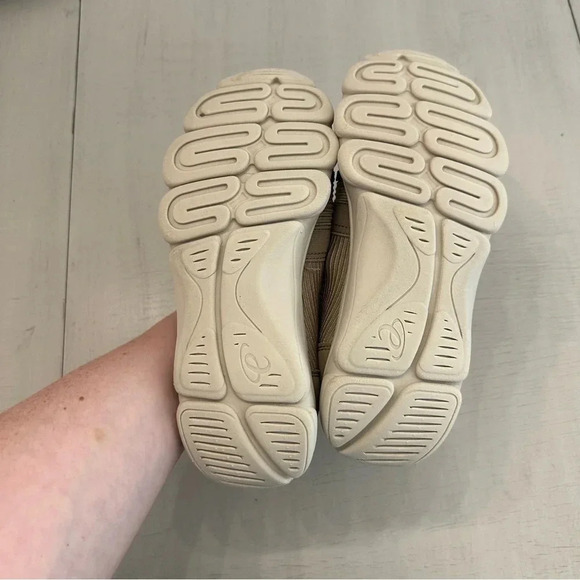 Easy Spirit 360 Women’s Tan Fabric Striped Slip On Casual Shoe Size 7 Wide GUC - Picture 9 of 9